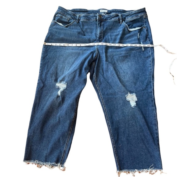 Ava & Viv Distress Cropped Jean Size: 26W - Picture 12 of 13
